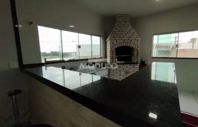 Casa com 3 quartos à venda na Avenida Aspirante Mega, --, Jardim Patrícia, Uberlândia