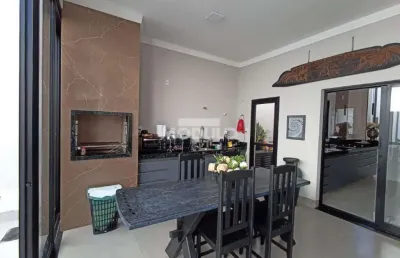 Casa com 2 quartos à venda na Rua José Humberto Alcântara, --, Alto Umuarama, Uberlândia