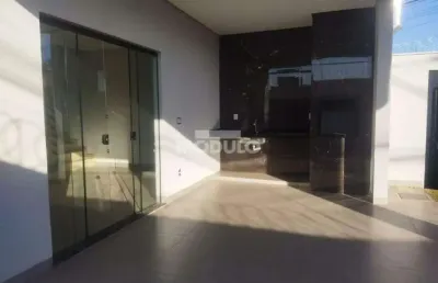 Casa com 3 quartos à venda na Rua Elba, --, Laranjeiras, Uberlândia