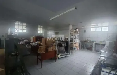 Sala comercial para locação bairro chácaras tubalina