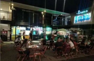 Sala comercial para alugar na Rua Rafael Marino Neto, --, Jardim Karaíba, Uberlândia