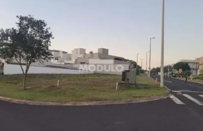 Excelente lote de esquina no condomínio varanda sul