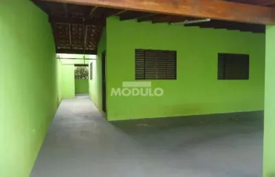 Casa com 2 quartos à venda na Rua Augusto Rushi, --, São Jorge, Uberlândia