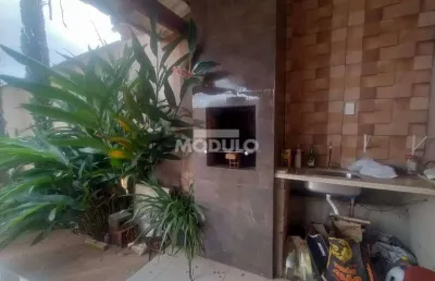 Casa com 3 quartos para alugar na Rua Oliveira Viana, --, Pampulha, Uberlândia
