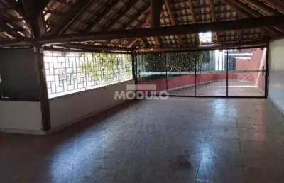 Casa para alugar na Avenida João Naves de Ávila, --, Pampulha, Uberlândia