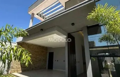 Casa com 3 quartos à venda na Rua Ocre, --, Grand Ville, Uberlândia