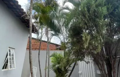 Casa com 3 quartos à venda na Rua dos Cactos, --, Granada, Uberlândia