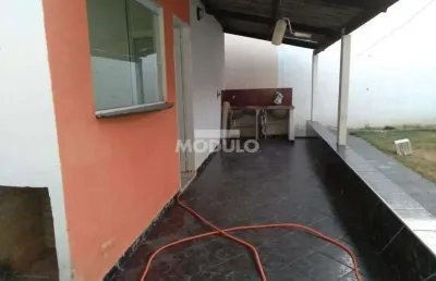 Casa com 2 quartos à venda na Rua do Engenheiro, --, Planalto, Uberlândia