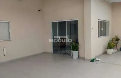 Casa residencial à venda, 3 quartos, 1 suíte, 3 vagas, granada - uberlândia/mg