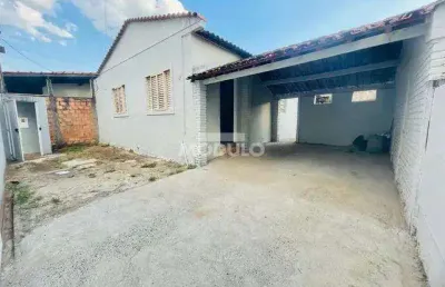 Casa com 2 quartos à venda na Rua das Cerejeiras, --, Jaraguá, Uberlândia
