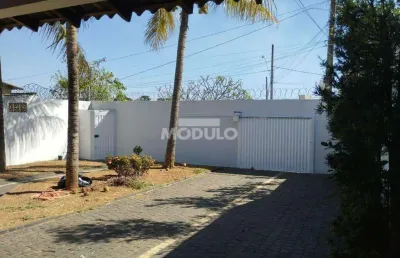 Casa com 3 quartos à venda na Rua Visconde do Pirajá, --, Tubalina, Uberlândia
