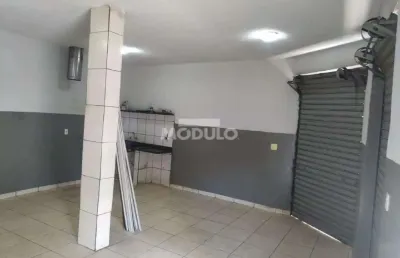 Casa para alugar na Rua Ivaldo Alves Nascimento, --, Bom Jesus, Uberlândia