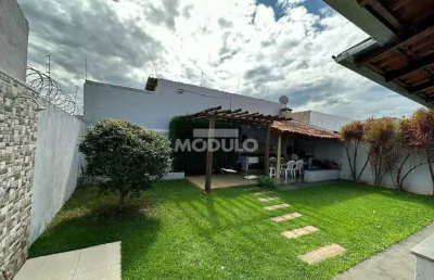 Casa com 3 quartos à venda na Rua Doutor Rubens Pereira da Silva, --, Shopping Park, Uberlândia