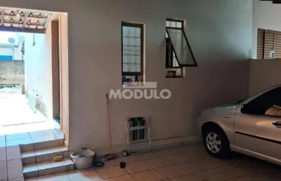 2 casas independentes em terreno de 300 m no pampulha