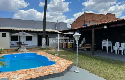 Casa residencial à venda, 2 quartos, 1 suíte, 4 vagas, alto umuarama - uberlândia/mg