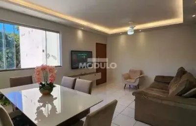 Apartamento com 3 quartos à venda na Rua Anita Della Penna, --, Nossa Senhora das Graças, Uberlândia