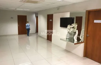 Sala comercial para alugar na Avenida Vasconcelos Costa, --, Osvaldo Rezende, Uberlândia