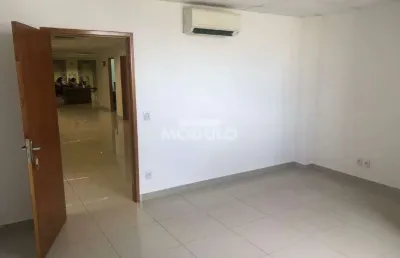Sala comercial para alugar na Avenida Vasconcelos Costa, --, Osvaldo Rezende, Uberlândia