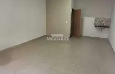 Loja comercial para locaçao em galeria bairro alto umuarama