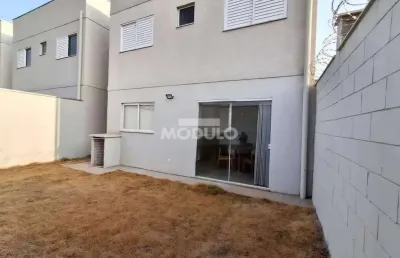 Sobrado mobiliado em condomínio no bosque dos buritis