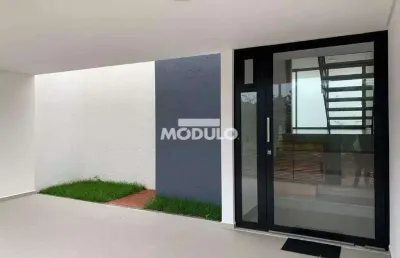 Casa com 3 quartos à venda na Rua Catuana, --, Jardim Karaíba, Uberlândia