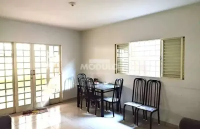 Casa residencial à venda, 4 quartos, 1 suíte, santa luzia - uberlândia/mg