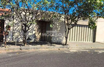 Casa residencial à venda, 3 quartos, 1 suíte, 2 vagas, cidade jardim - uberlândia/mg