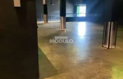 Ponto comercial para alugar na Avenida Rondon Pacheco, --, Saraiva, Uberlândia