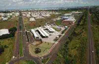 Terreno à venda na Avenida Ubirajara Zacharias, --, Novo Mundo, Uberlândia