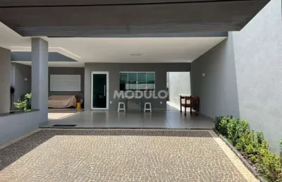 Casa com 3 quartos à venda na Rua Mairy da Rocha, --, Nova Uberlândia, Uberlândia