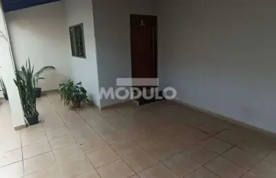 Excelente casa com otimo acabamento no alto umuarama