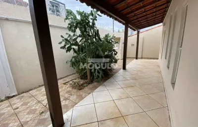 Casa com 3 quartos à venda na Rua Orozimbo Ribeiro, --, Santa Mônica, Uberlândia