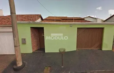 Casa residencial para locação no bairro cidade jardim