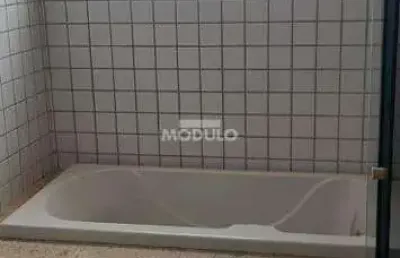 Apartamento com 3 quartos para alugar na Rua Bernardo Cupertino, --, Martins, Uberlândia