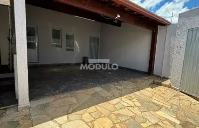 Casa residencial à venda, 4 quartos, 1 suíte, 2 vagas, cidade jardim - uberlândia/mg