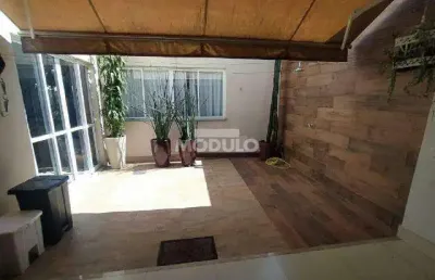 Casa residencial para locação no bairro jardim patrícia
