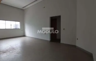 Casa geminada novo mundo com 3 quartos , suite , 2 vagas garagem