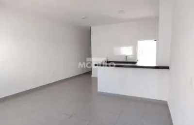 Casa residencial à venda, 2 quartos, 1 suíte, 1 vaga, jardim brasília - uberlândia/mg