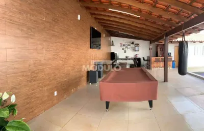 Casa residencial à venda, 3 quartos, 1 suíte, 5 vagas, cidade jardim - uberlândia/mg