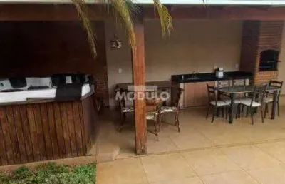 Casa residencial à venda, 4 quartos, 2 suítes, 2 vagas, osvaldo rezende - uberlândia/mg