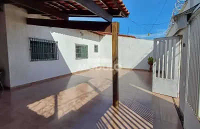 Casa residencial à venda, 3 quartos, 1 suíte, 4 vagas, tibery - uberlândia/mg
