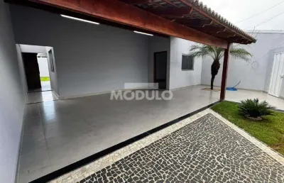 Casa residencial à venda, 3 quartos, 1 suíte, 4 vagas, jardim europa - uberlândia/mg