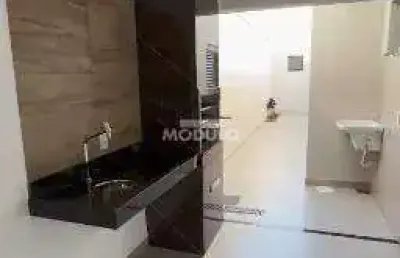Casa residencial à venda, 3 quartos, 1 suíte, 2 vagas, novo mundo - uberlândia/mg