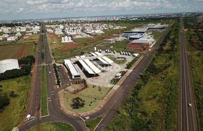 Terreno à venda na Avenida Palmeira Real, --, Novo Mundo, Uberlândia