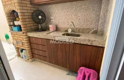 Apartamento terreo novo mundo com armarios planejados, 2 quartos, suite e 77 mts privativos