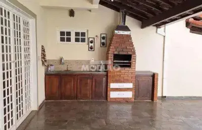 Casa residencial à venda, 4 quartos, 3 suítes, 4 vagas, umuarama - uberlândia/mg