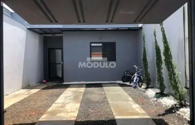 Casa residencial à venda, 3 quartos, 1 suíte, 2 vagas, novo mundo - uberlândia/mg