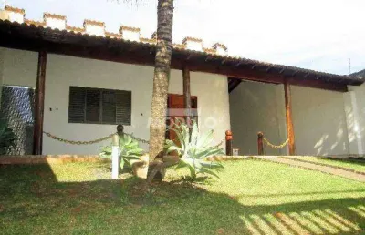 Casa residencial para locação bairro santa mônica com 3 quartos