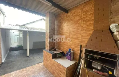 Casa residencial à venda, 3 quartos, 1 suíte, 4 vagas, laranjeiras - uberlândia/mg