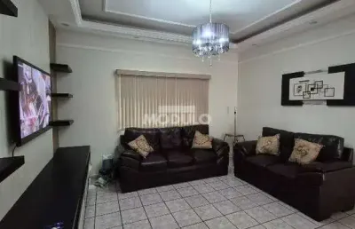 Casa mobiliada para locação, bairro laranjeiras com 3 quartos